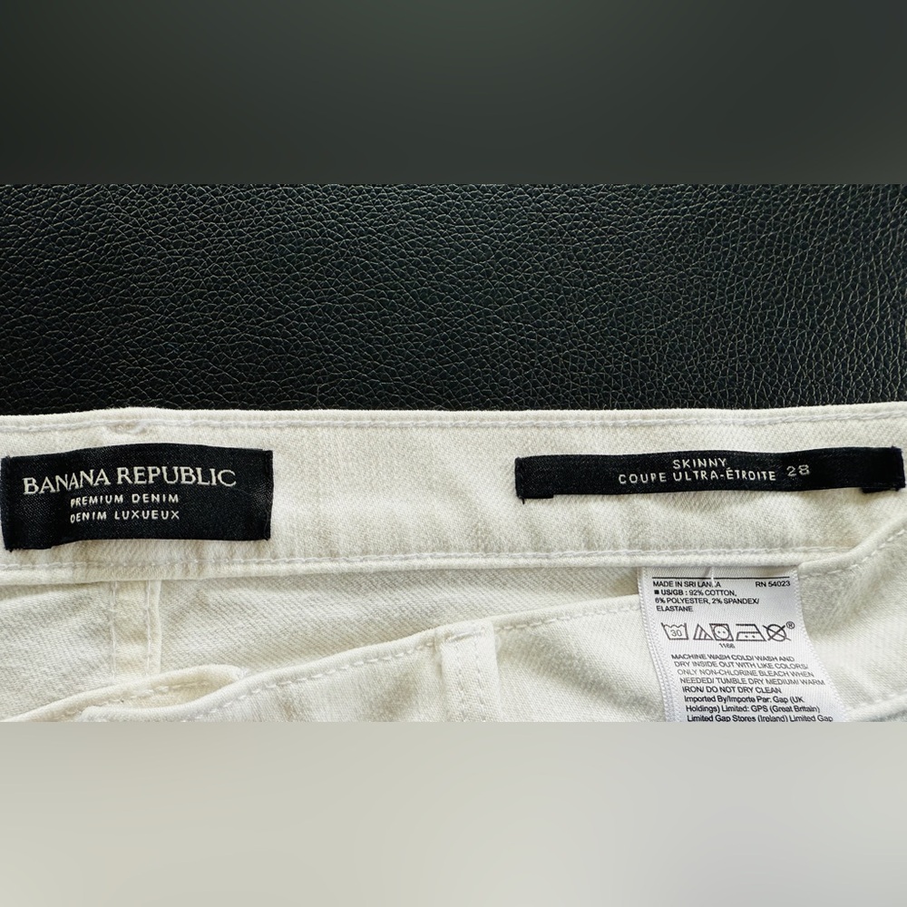 Banana Republic - Women’s White Skinny Jean - Size 28 - Excellent Condition - Picture 4 of 6